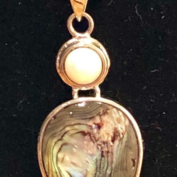 🌈 Abalone Necklace - Picture 3 of 4